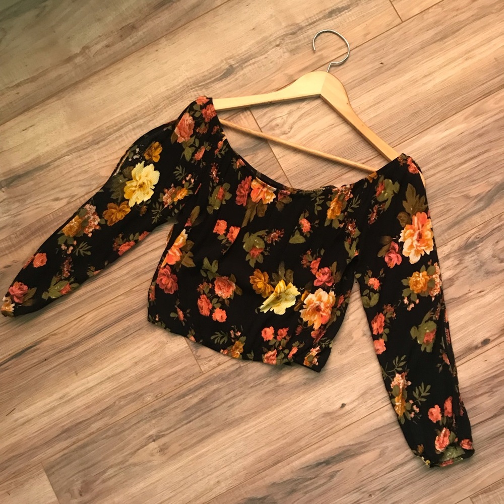 Floral off the shoulder goddess Sleeve Crop Top